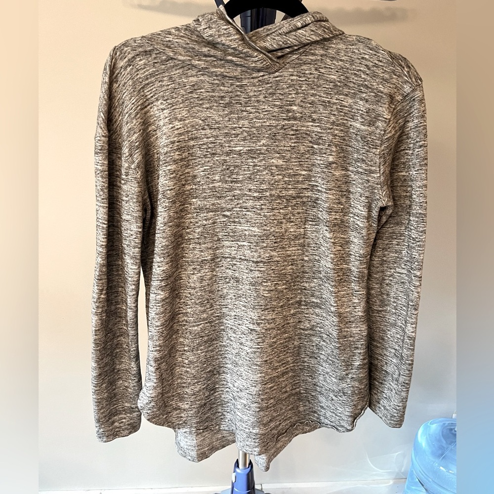 Women’s top size medium